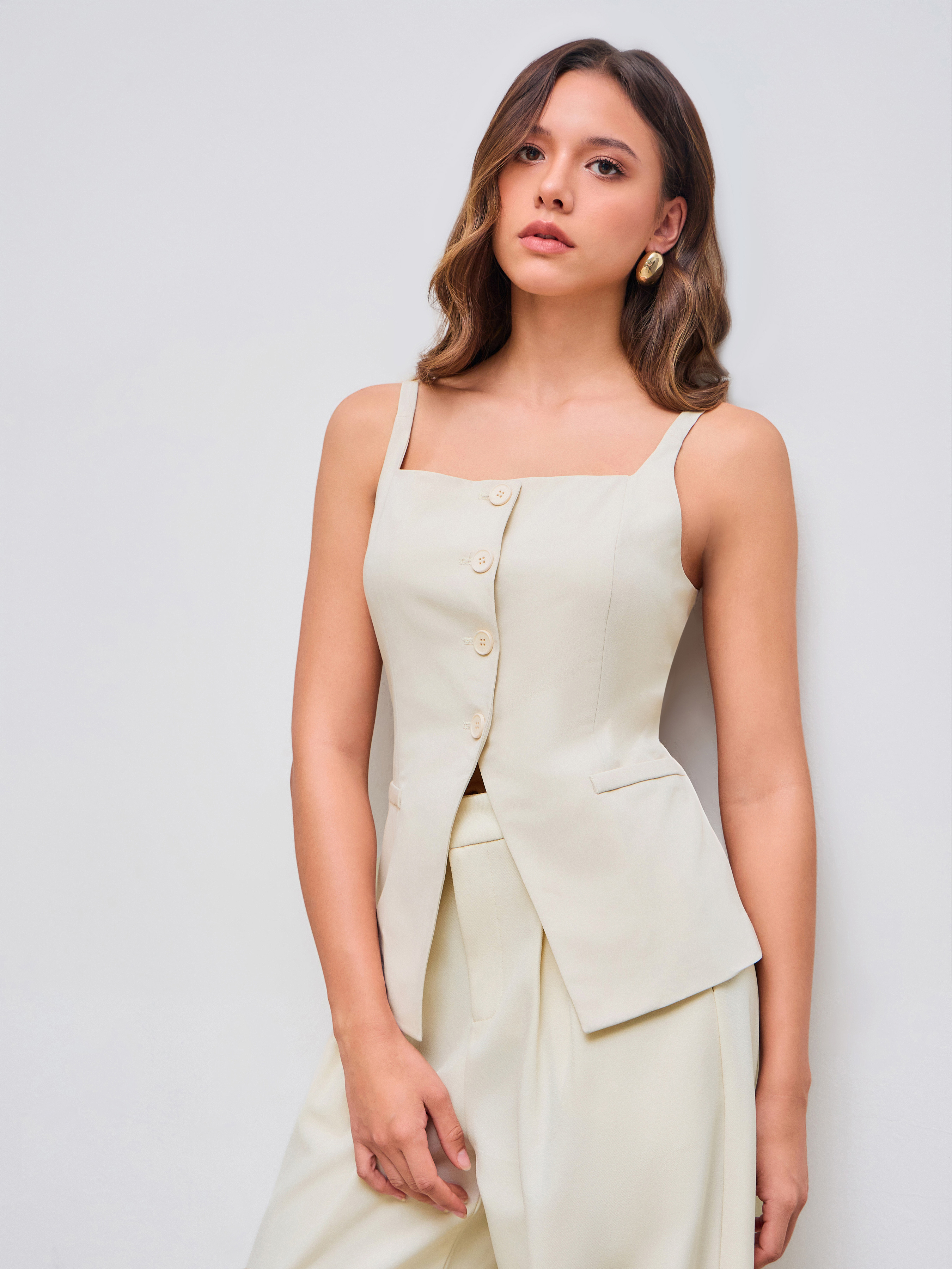 ◆Rest & Recreation◆ SQUARE NECK SLEEVELESS WHITE RR252TP0 Body Contour High Compression Ribbed Square Neck Cropped