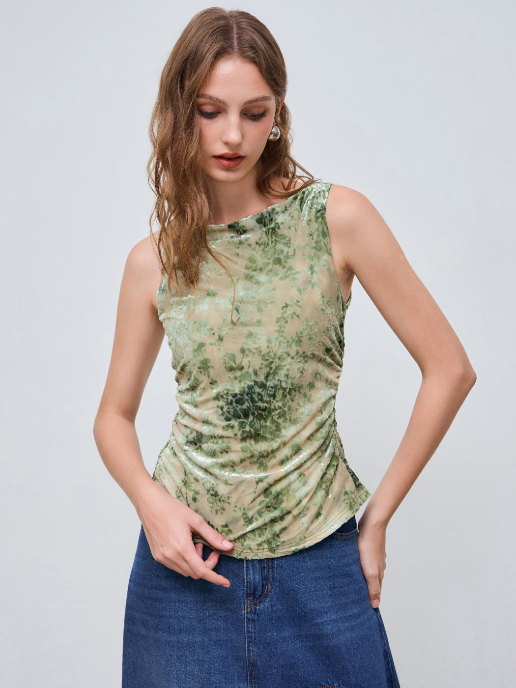 Boat Neck Floral Knotted Ruched Crop Tank Top