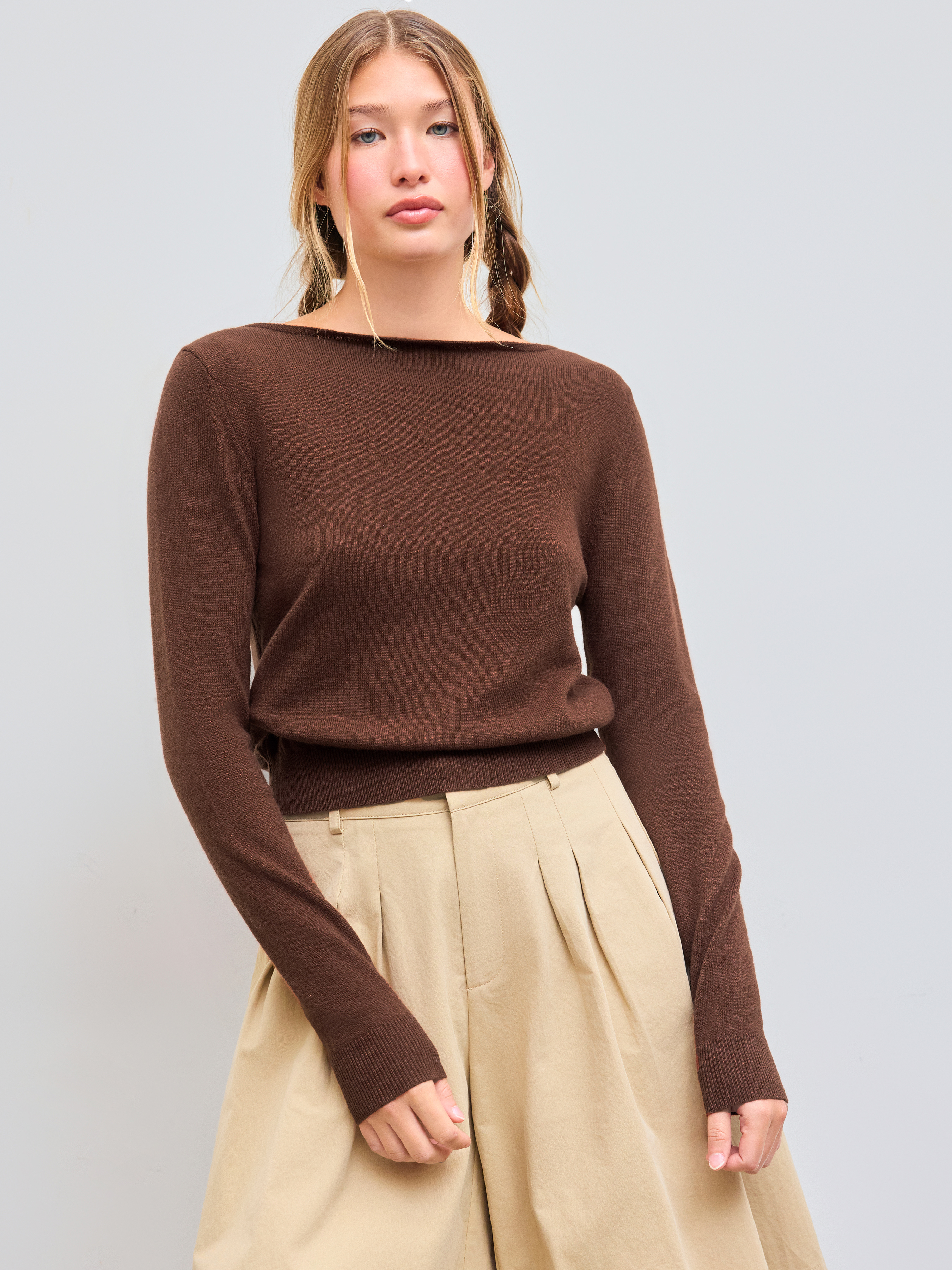Knit Fabric 100% Wool Boat Neck Solid Ruched Long Sleeve Top