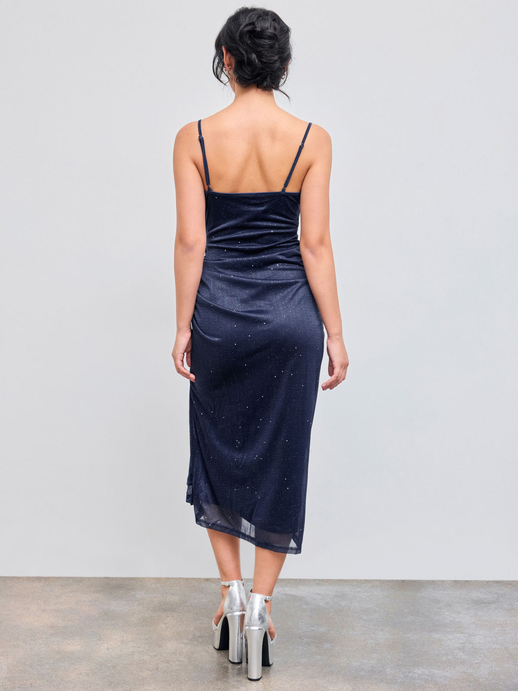 Maxikleid mit Rundhalsausschnitt, Glitzer, Rüschen, Schlitz und Zugverschluss