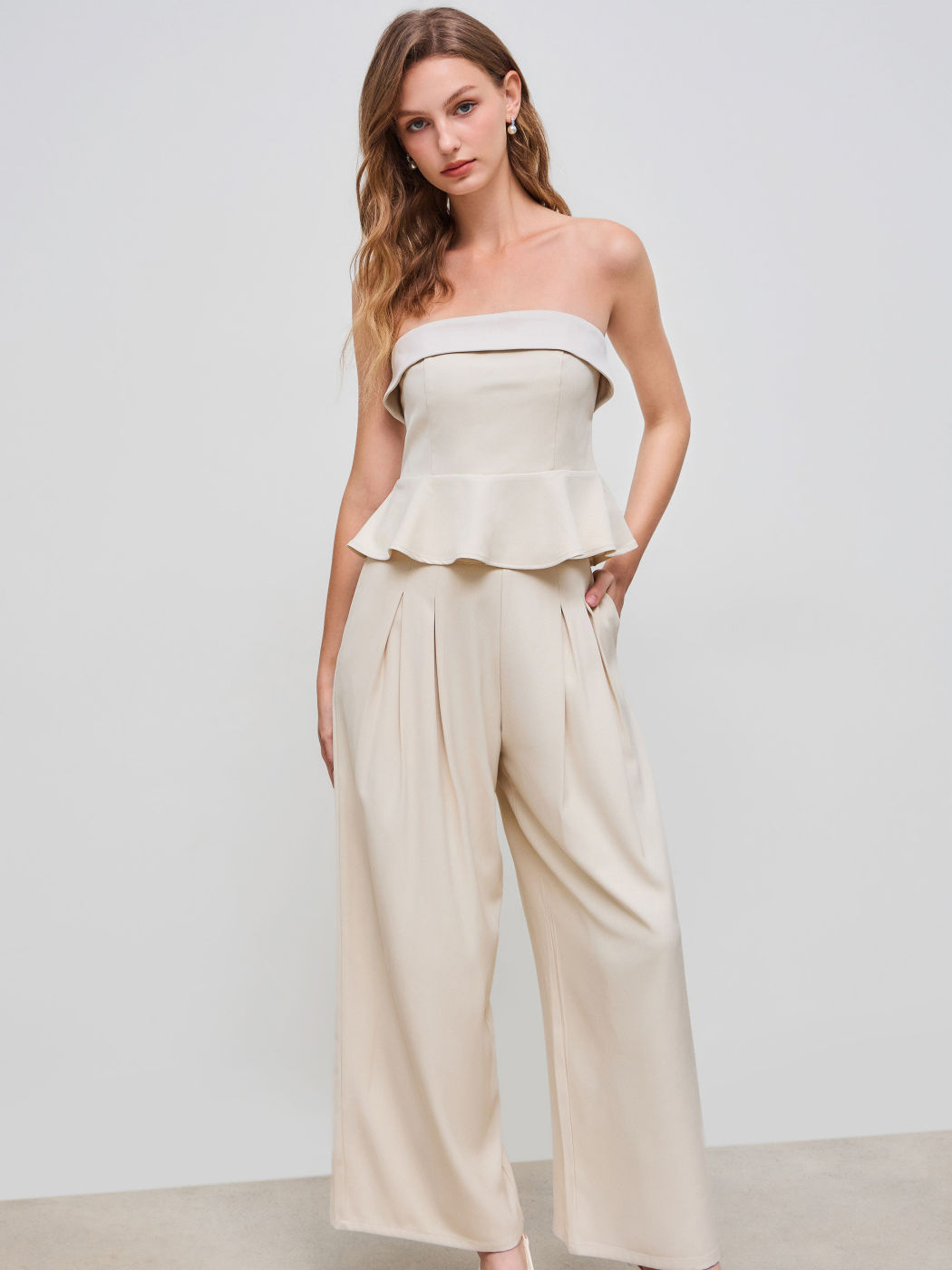 Schulterfreies Rüschentop & Faltenhose Set