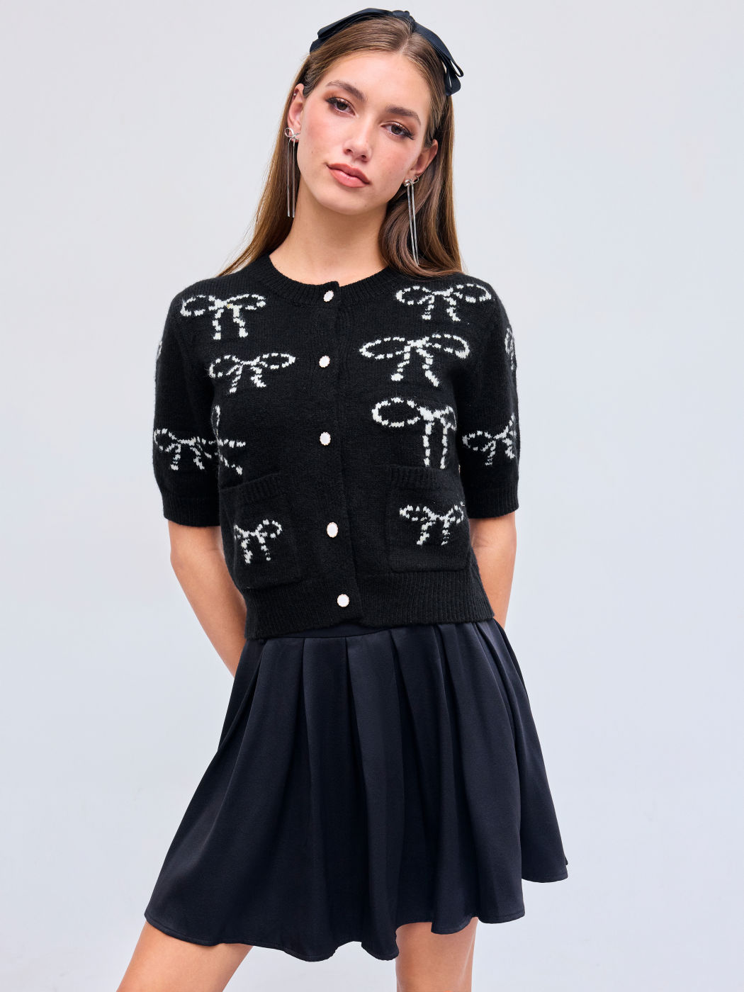 Knit Round Neckline Bowknot Button Short Sleeve Top