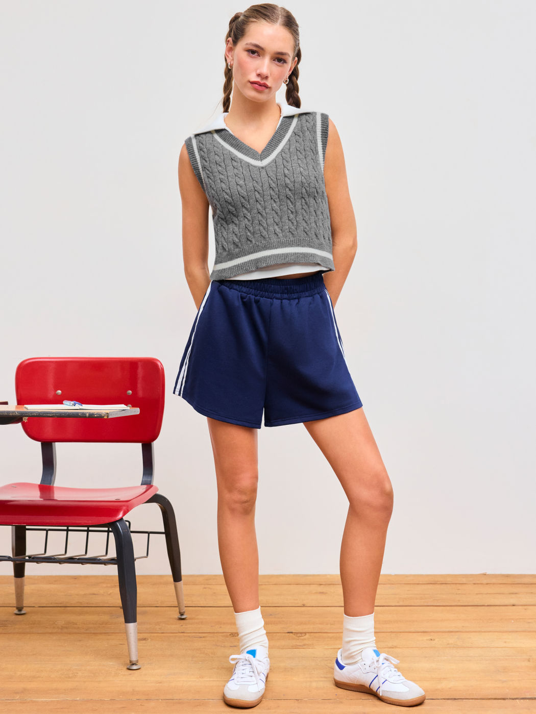 Knit V-neck Texture Contrasting Binding Crop Vest