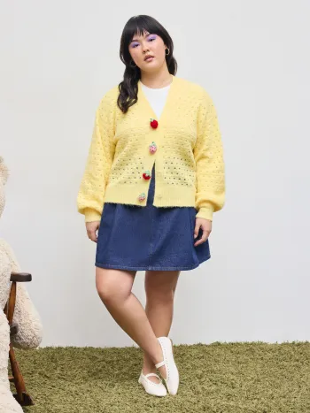 Wollmix V-Ausschnitt Erdbeer Knopf Strickjacke Kurve & Plus