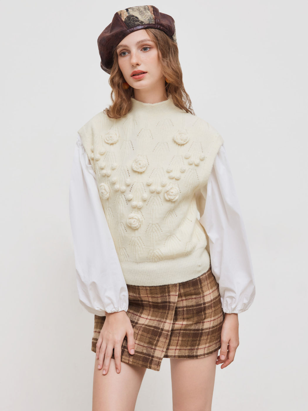 Knit High Neck Flower Pom-Pom Short Sleeve Top