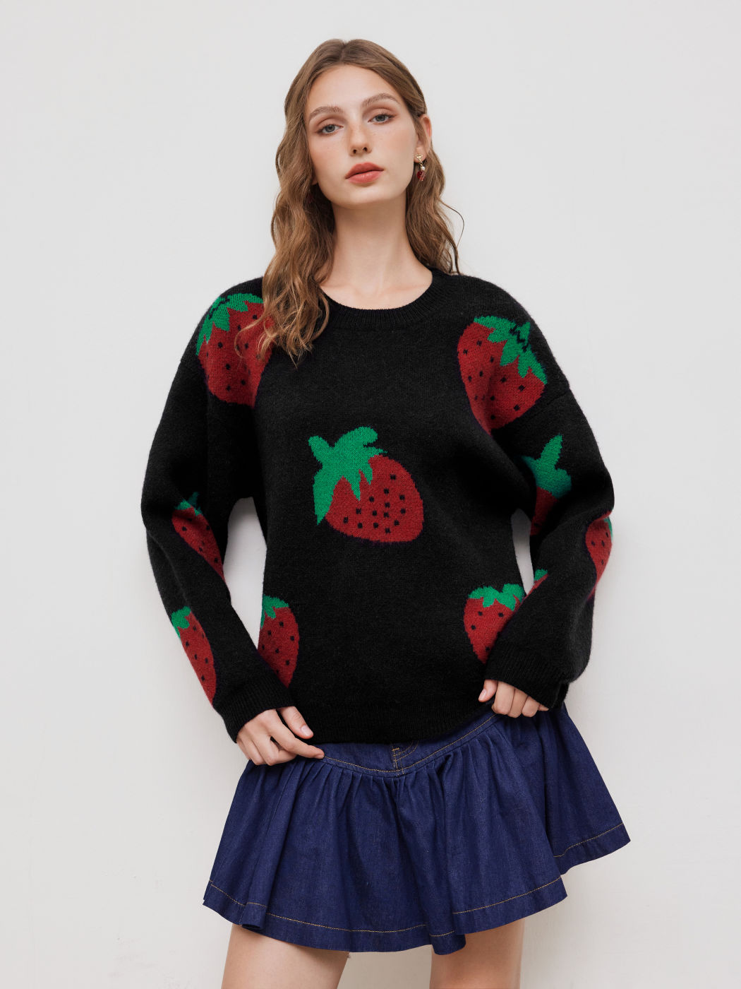 Knit Round Neckline Strawberry Long Sleeve Top