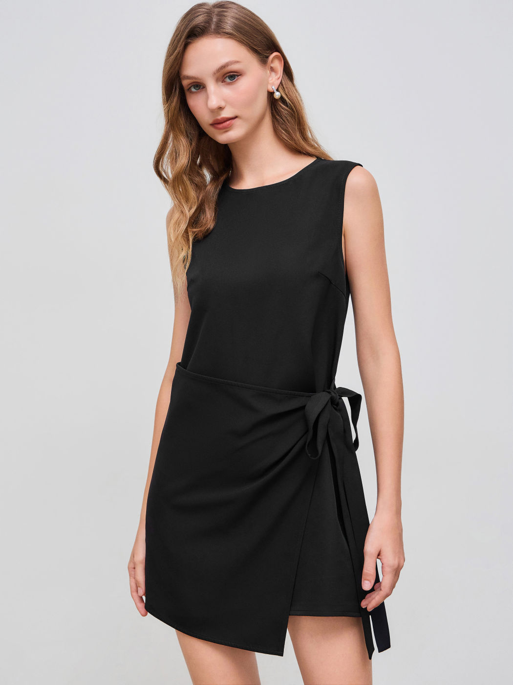 U-neckline Solid Knotted Ruched Mini Dress