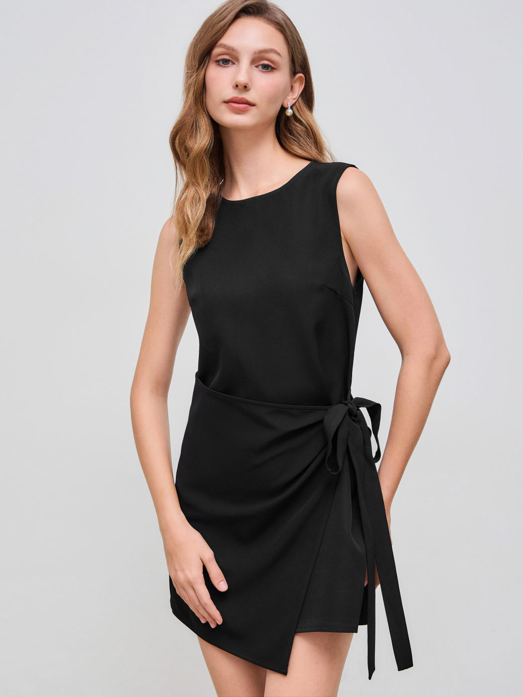 U-neckline Solid Knotted Ruched Mini Dress