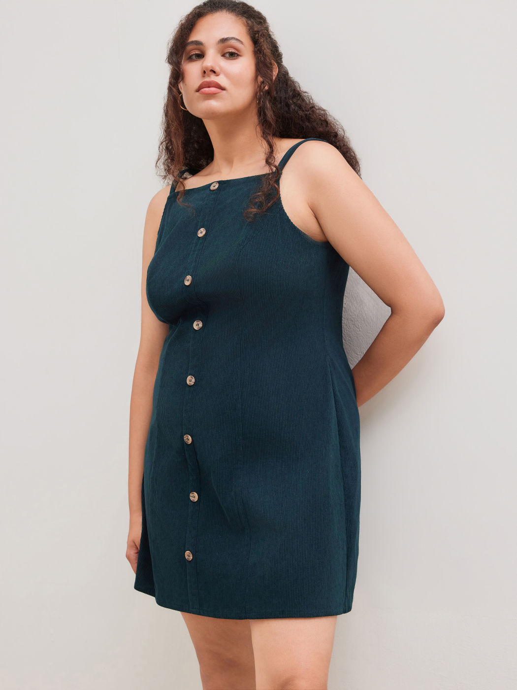 Cord Mini-Kleid mit Knöpfen Kurve & Plus