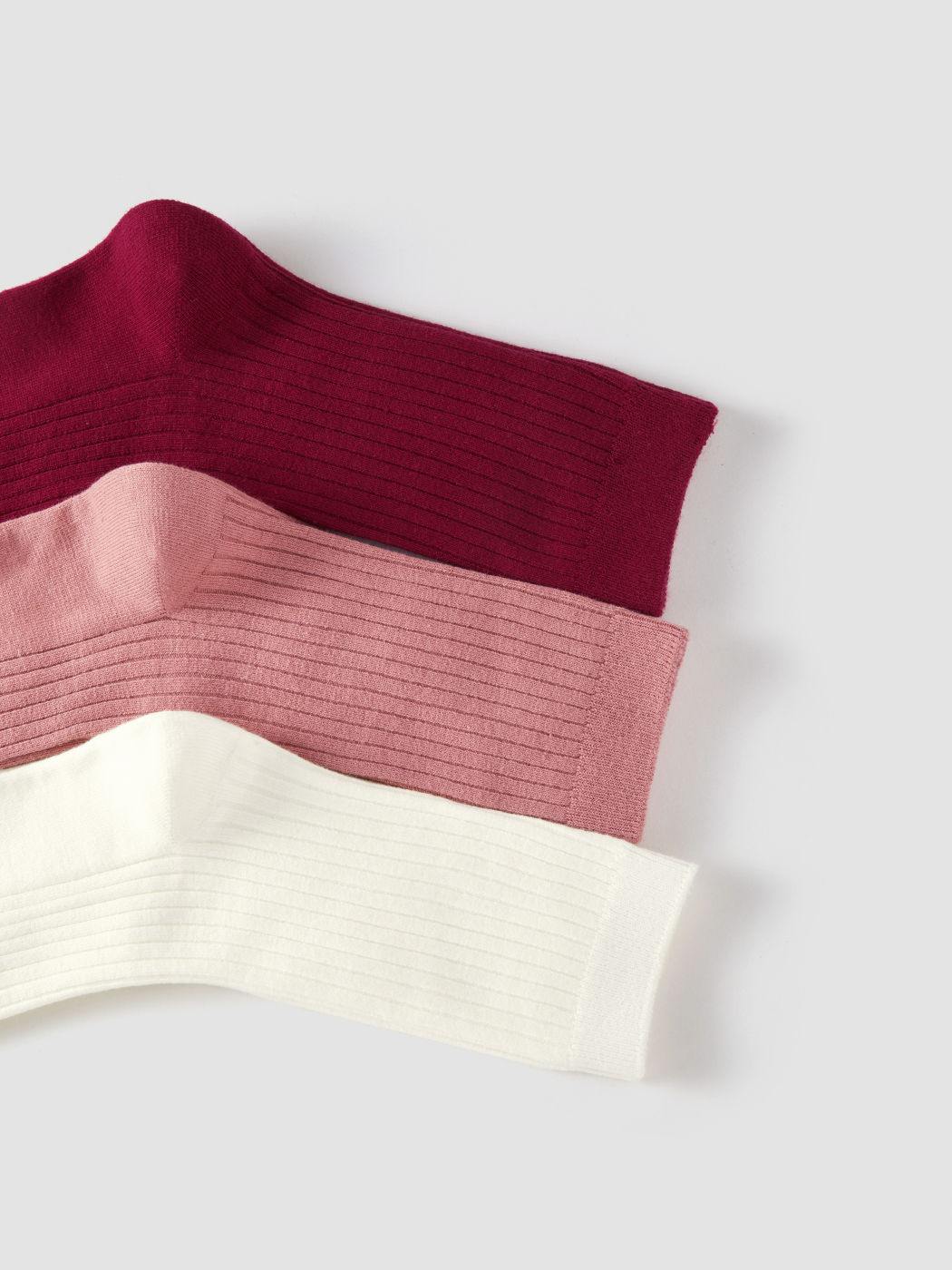 3 PAIR SOLID CREW SOCKS