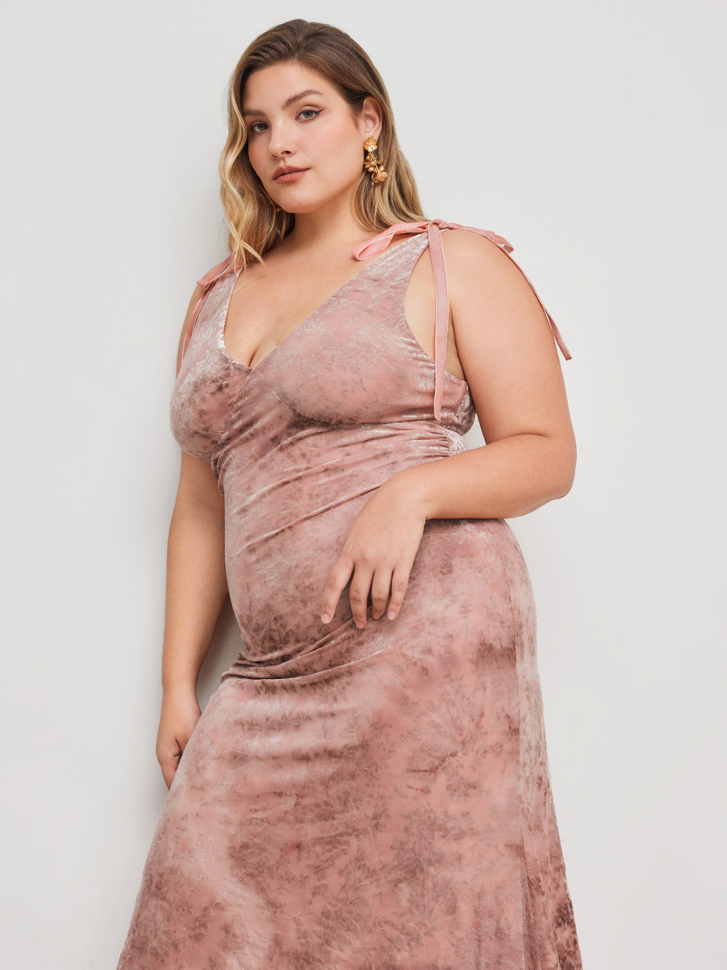 Velvet V-neck Floral Ruched Midi Dress Curve & Plus