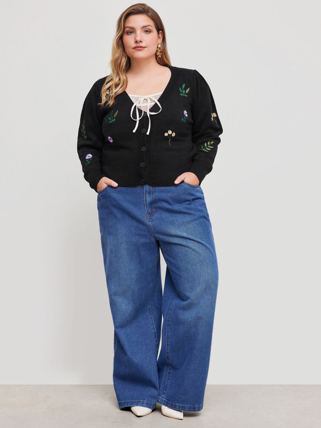 Knit V-neck Floral Embroidery Button Cardigan Curve & Plus