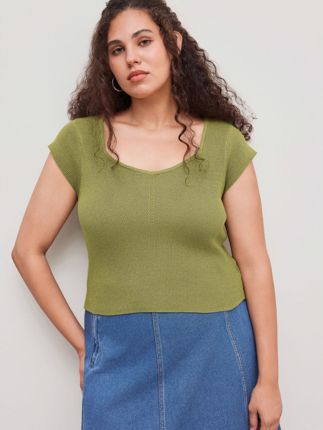 Knitted Square Neck Solid Short Sleeve Crop Top Curve & Plus