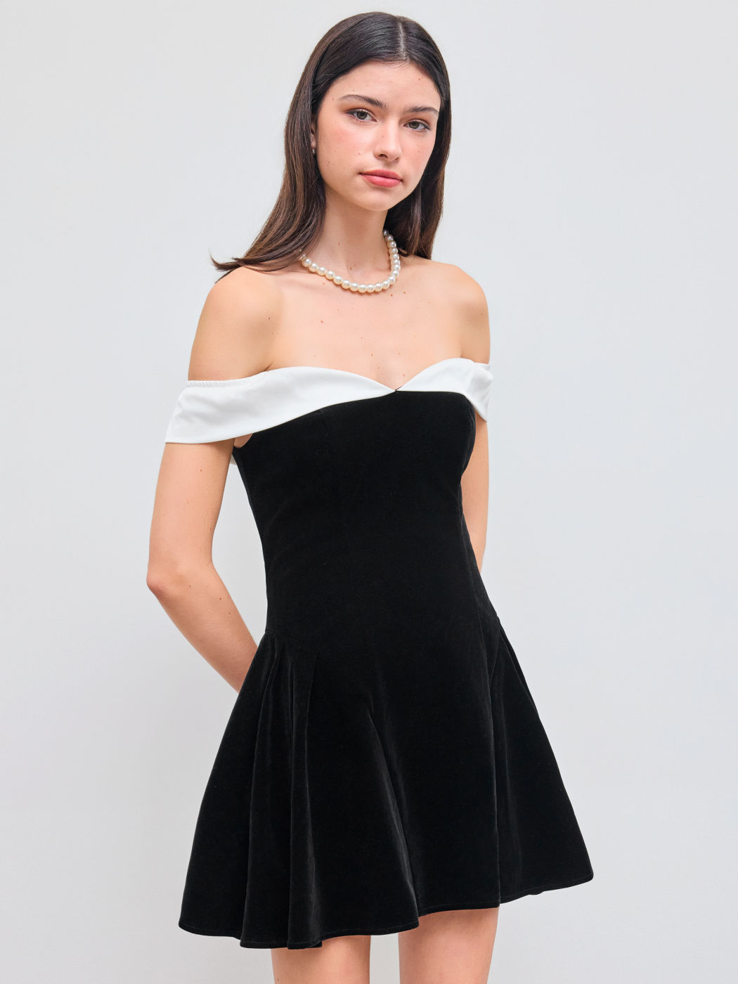 Velvet Off-shoulder Contrasting Binding Ruffle Mini Dress