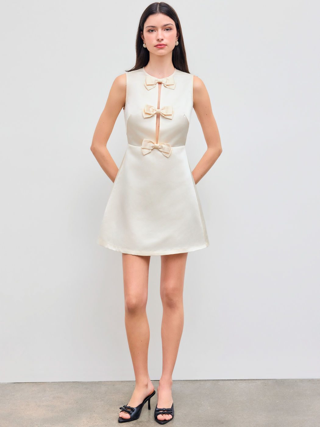 Satin Rundhals Schleife Kurzes Kleid