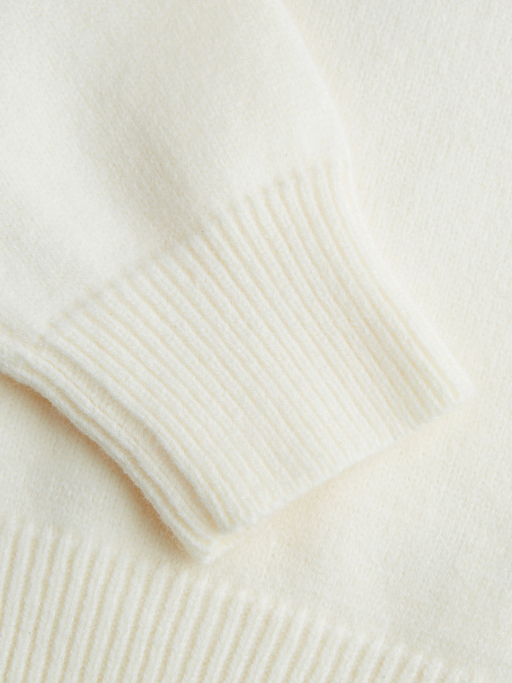 Cardigan in maglia con scollo rotondo e nodo a cravatta Curve & Plus