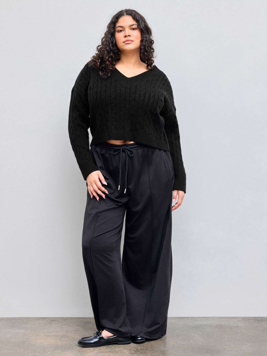 Maglia a cavo con scollo a V e manica lunga solida Curve & Plus