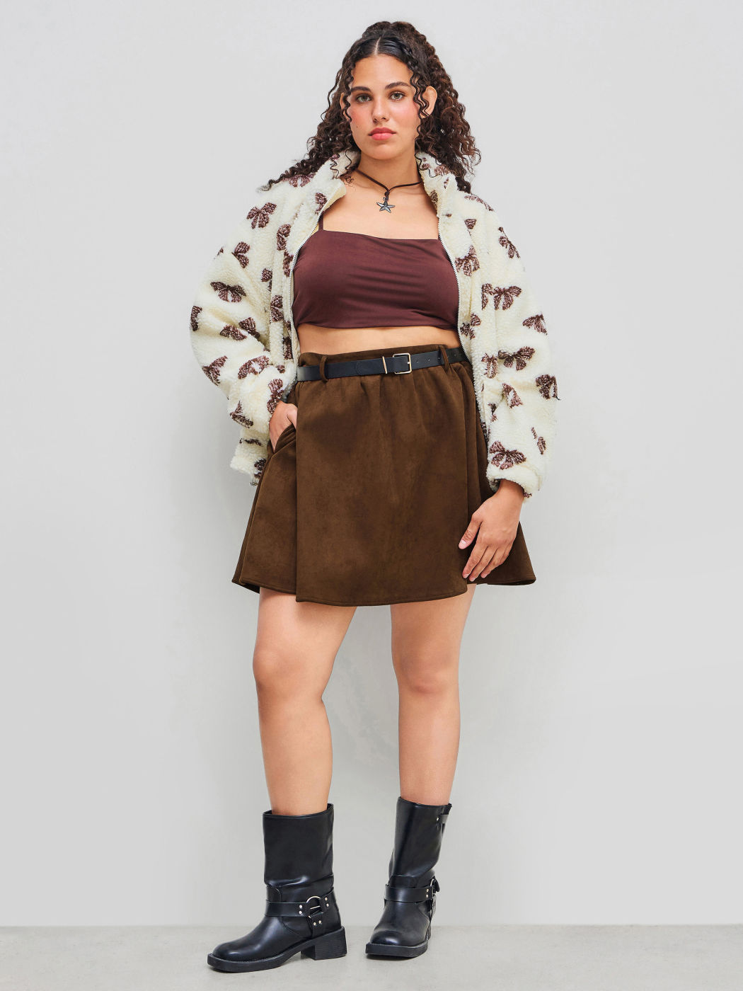 Suede Mittelhöhe Rüschen Miniskirt mit Gürtel Kurve & Plus