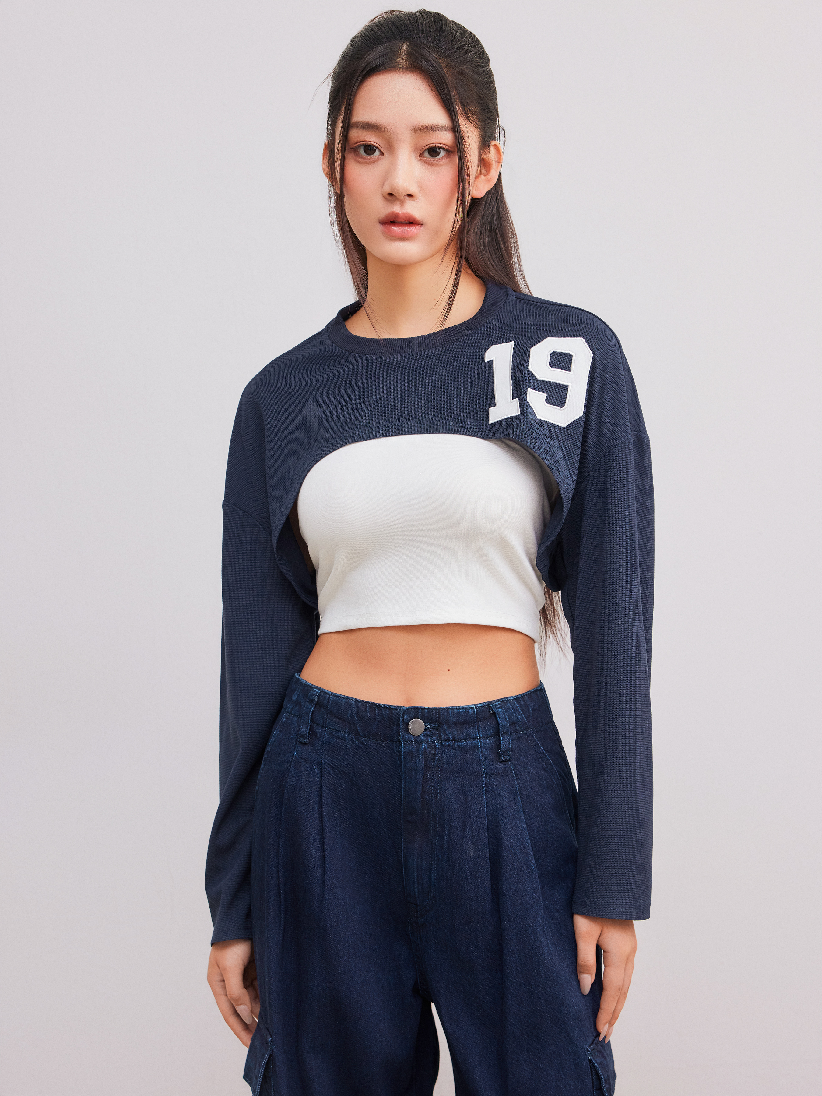 トップス Cording Embroidery Cropped Sweatshirt SALE】Cording Embroidery Cropped Sweatshirt / 305165251001