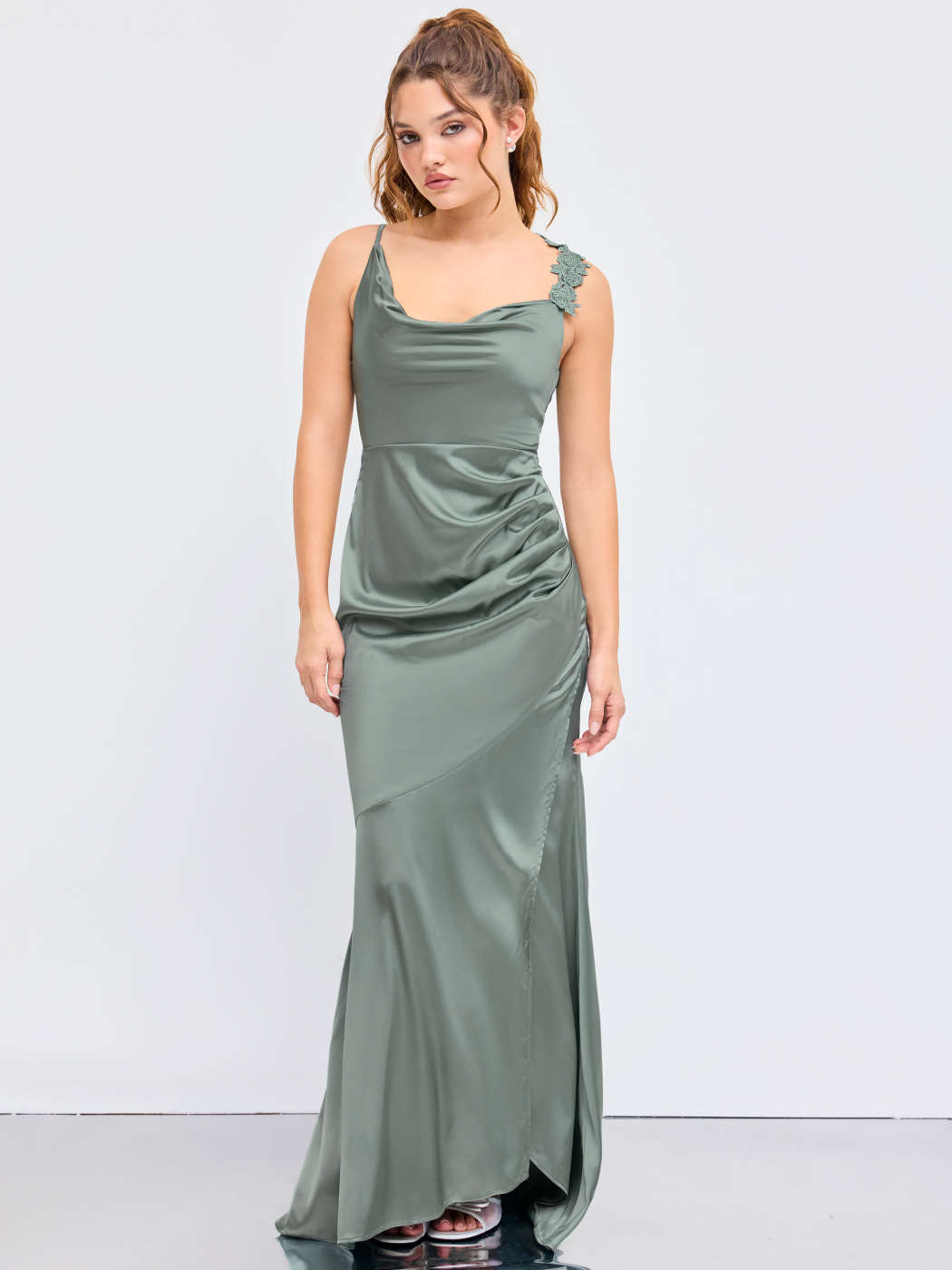 Satin Satin Cowl Neck Solid Ruched Maxi Dress For Mariage