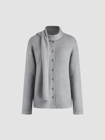 Cardigan oversize con bottoni in maglia e sciarpa