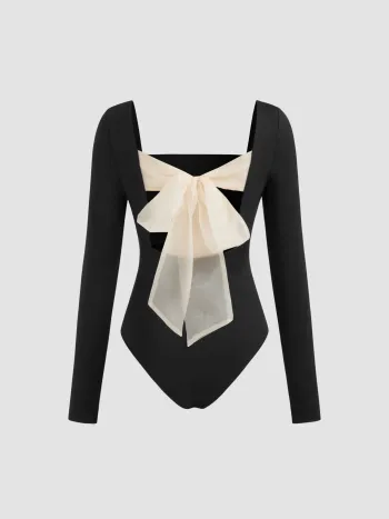 V-neck Lace Ruched Long Sleeve Jersey Top