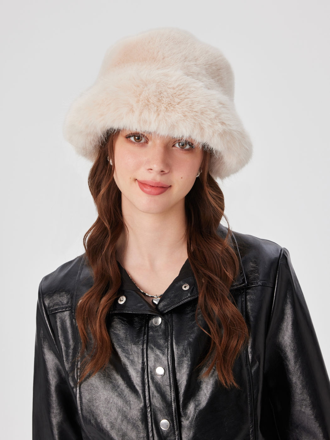 FUZZY BUCKET HAT