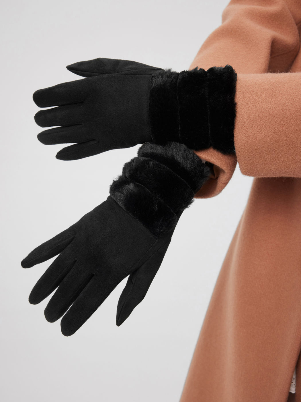 GUANTI IN PELLE SCAMOSCIATA CON FINITURE SFOCATE