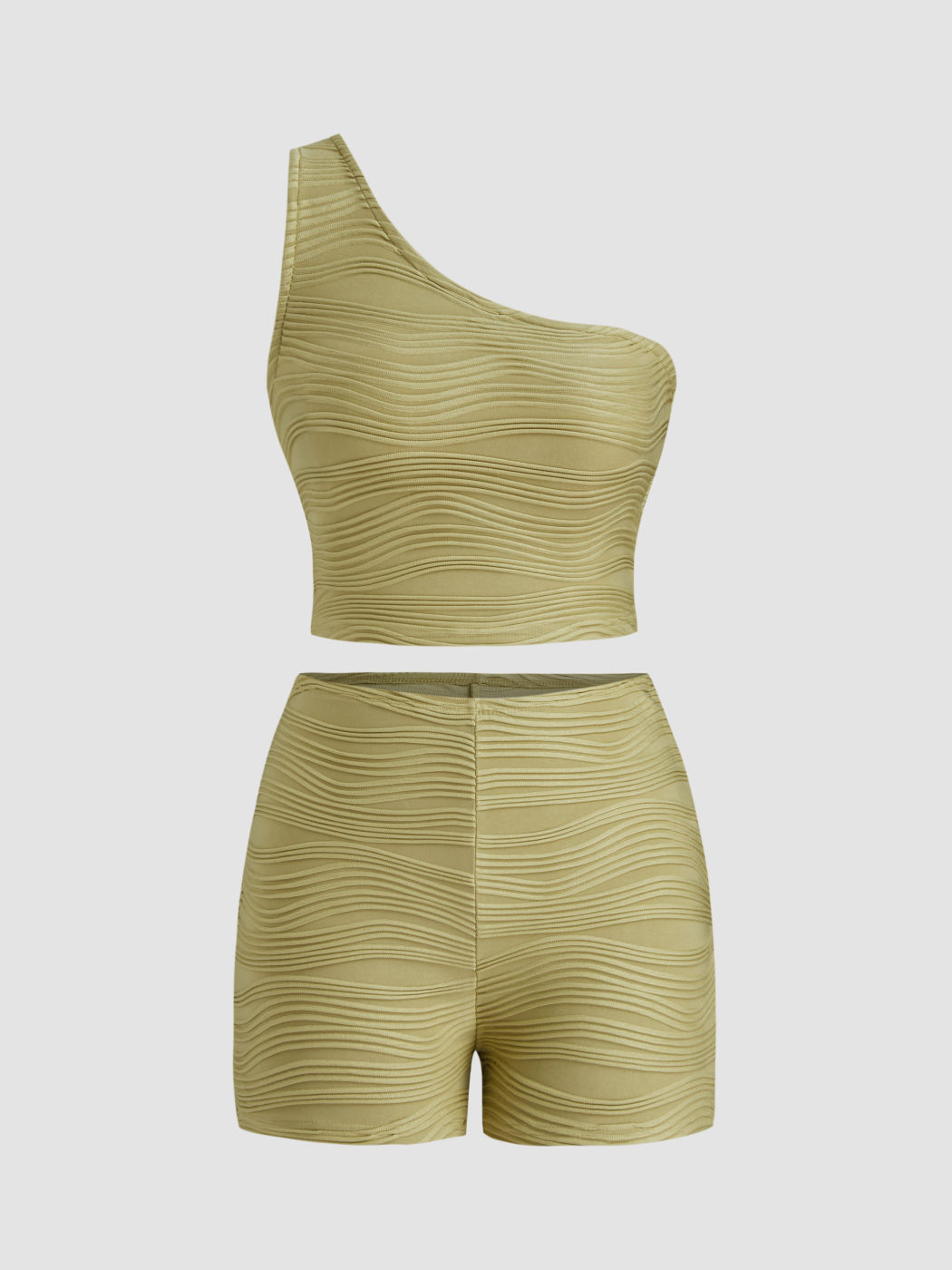 Top e pantaloncini con scollo asimmetrico abbinati