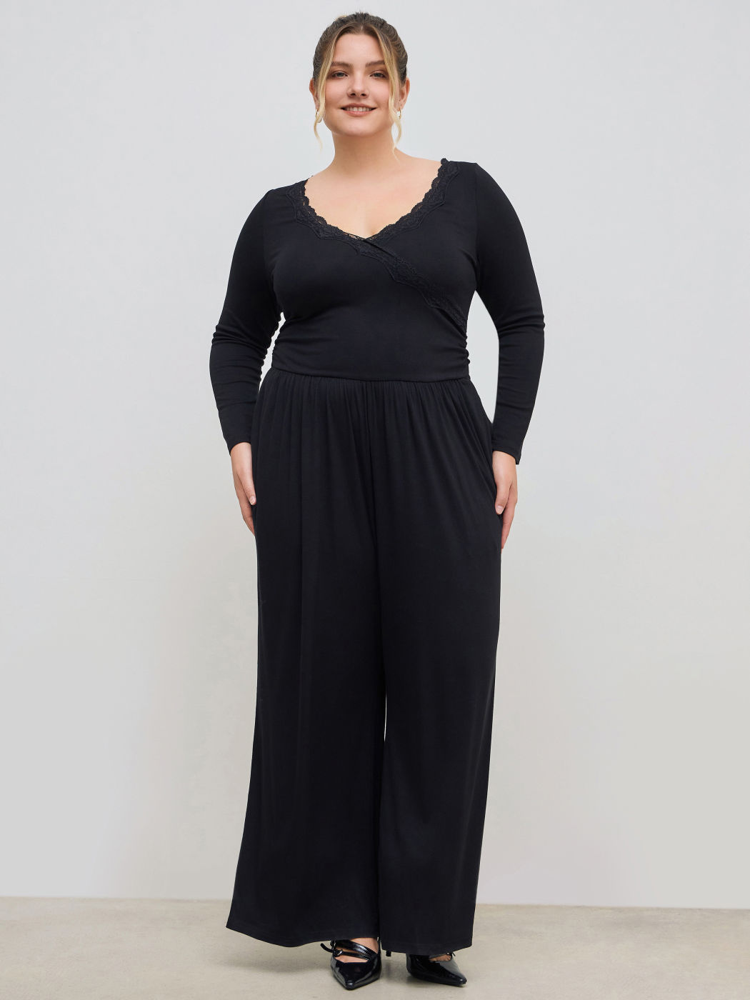 V-neck Solid Lace Trim Ruched Wide Leg Jumpsuit Curve & Plus