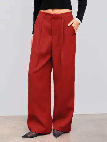 Mittlerer Bund, gerade Beine, plissierte Hosen