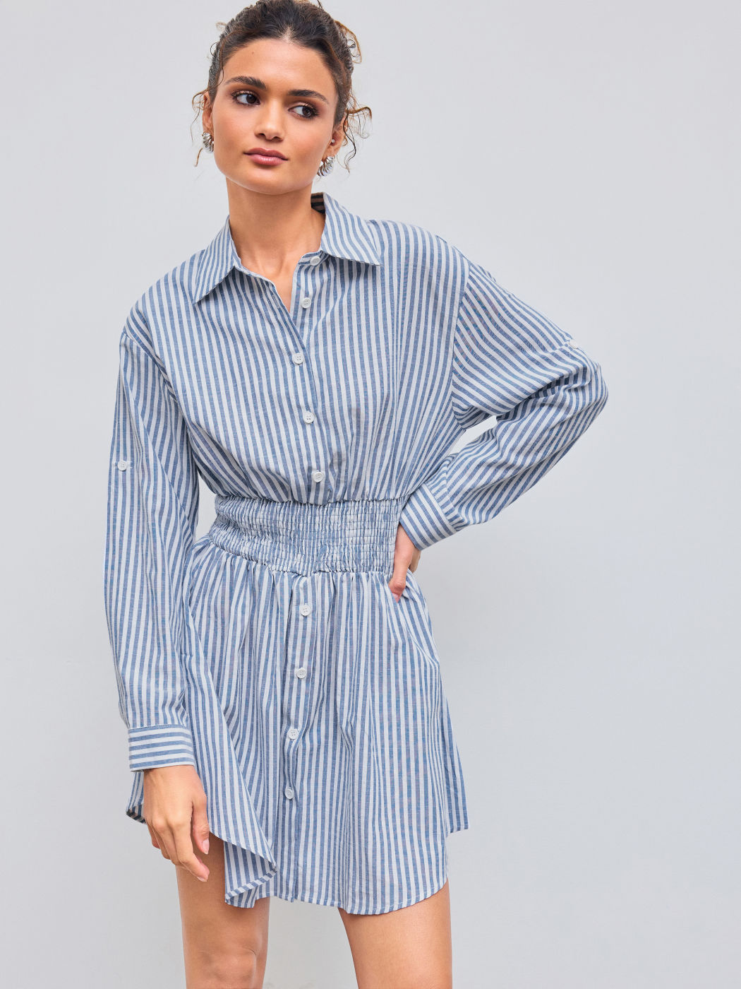 Baumwollmischung Kragen Streifen Shirred Knopf Mini Hemddress