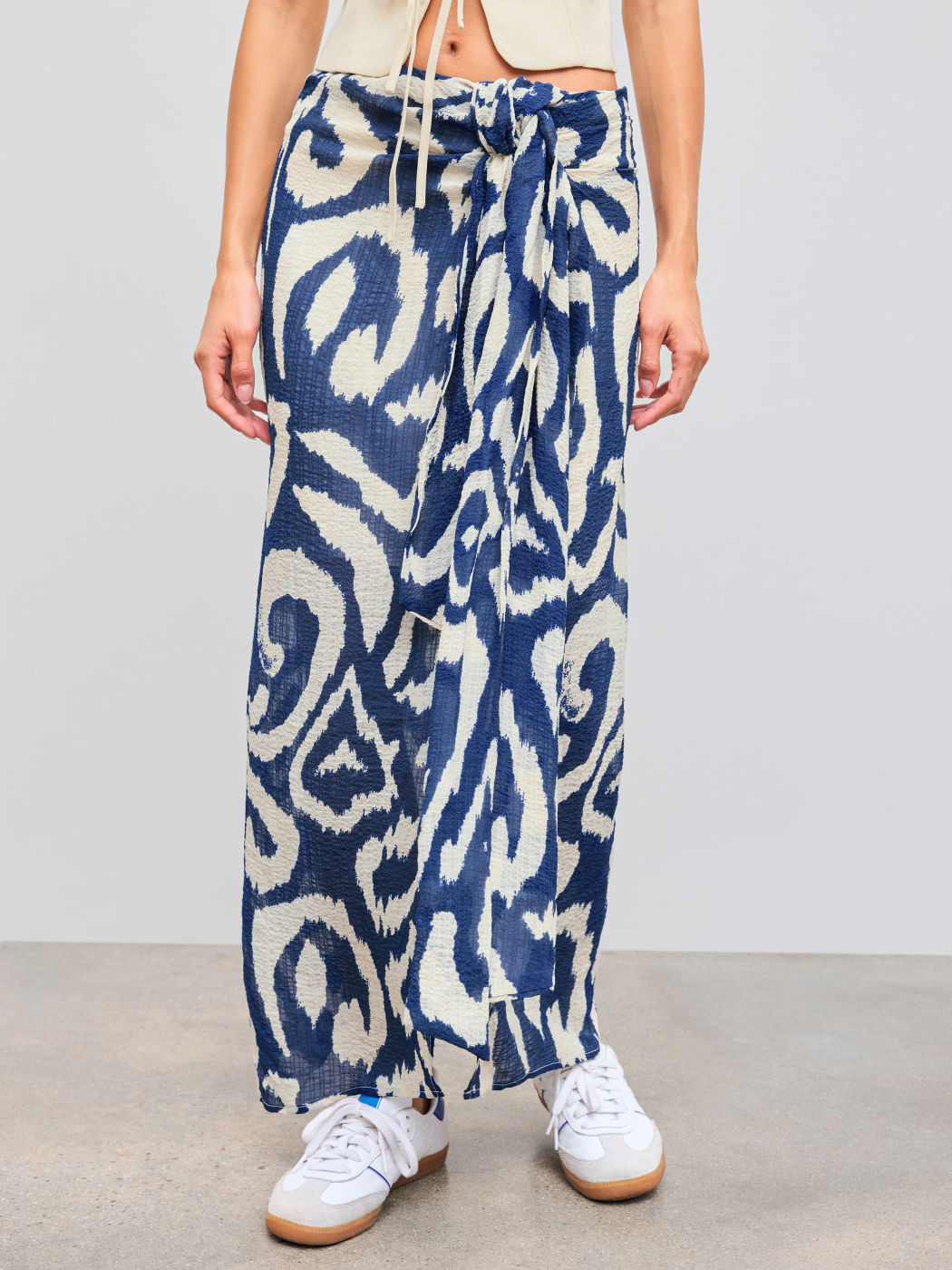 Mid Rise Abstract Knotted Split Maxi Skirt