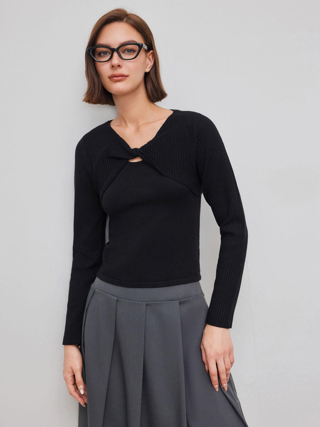 Knit V-neck Twist Cut Out Top