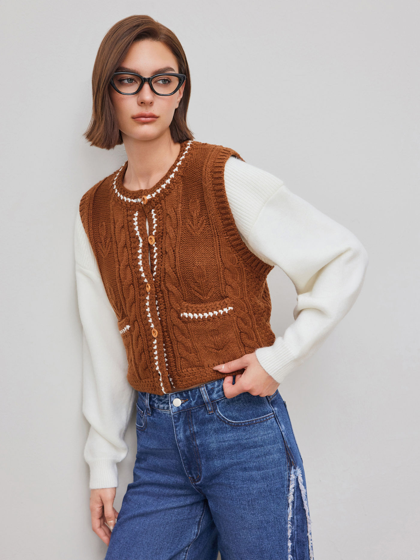 Cable Knit Contrasting Binding Vest