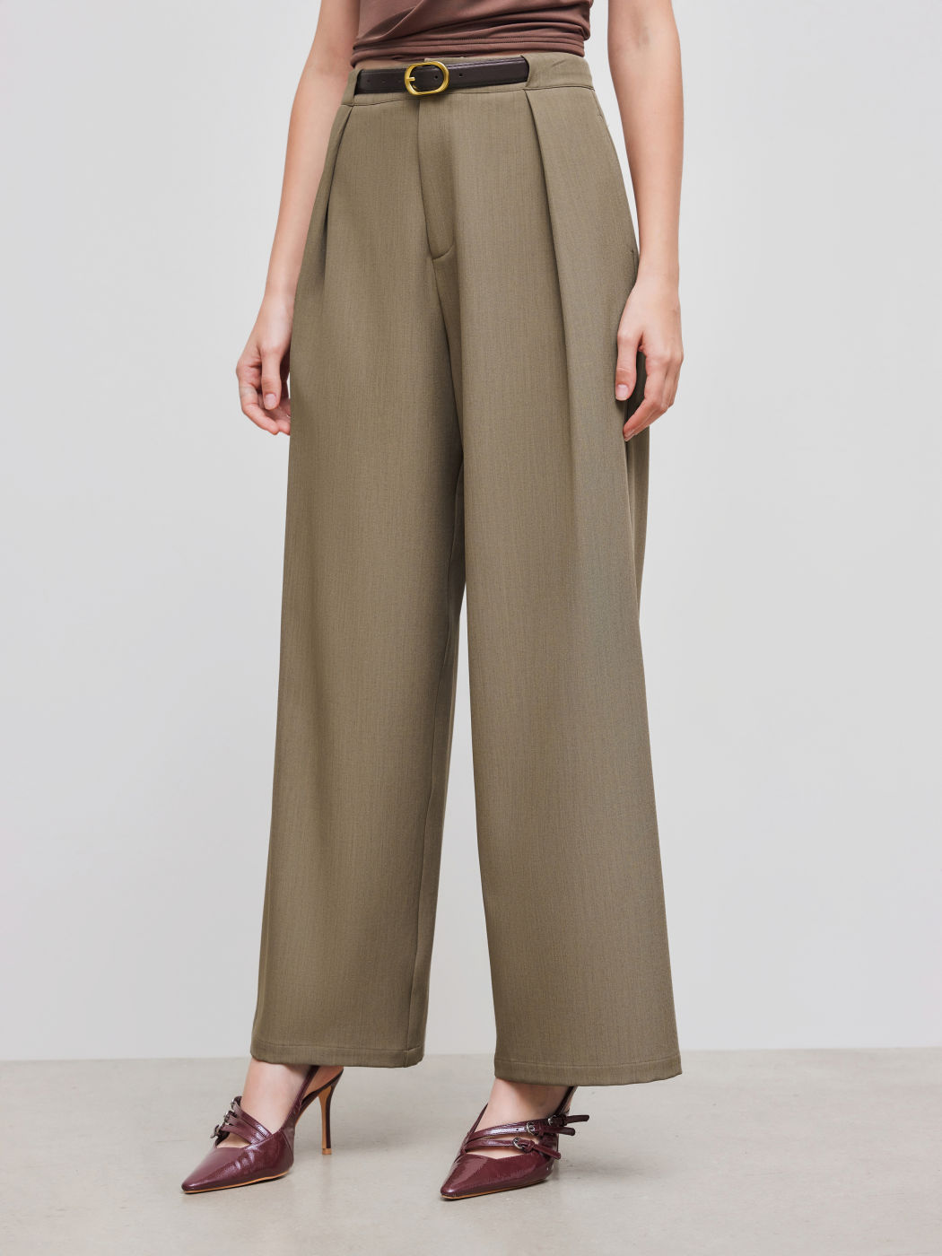 Mid Rise Solid Wide Leg Trousers With Belt