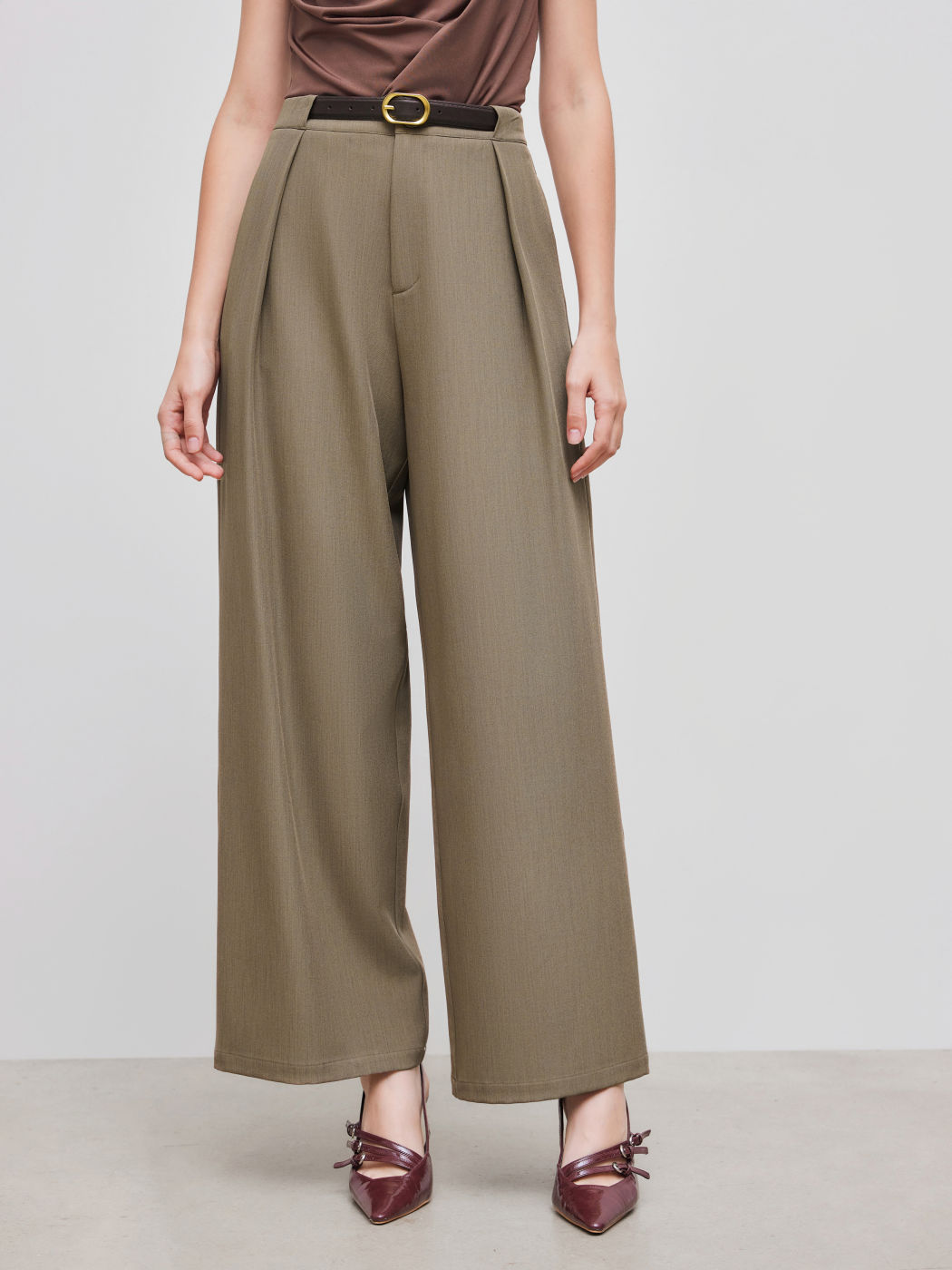Mid Rise Solid Wide Leg Trousers With Belt