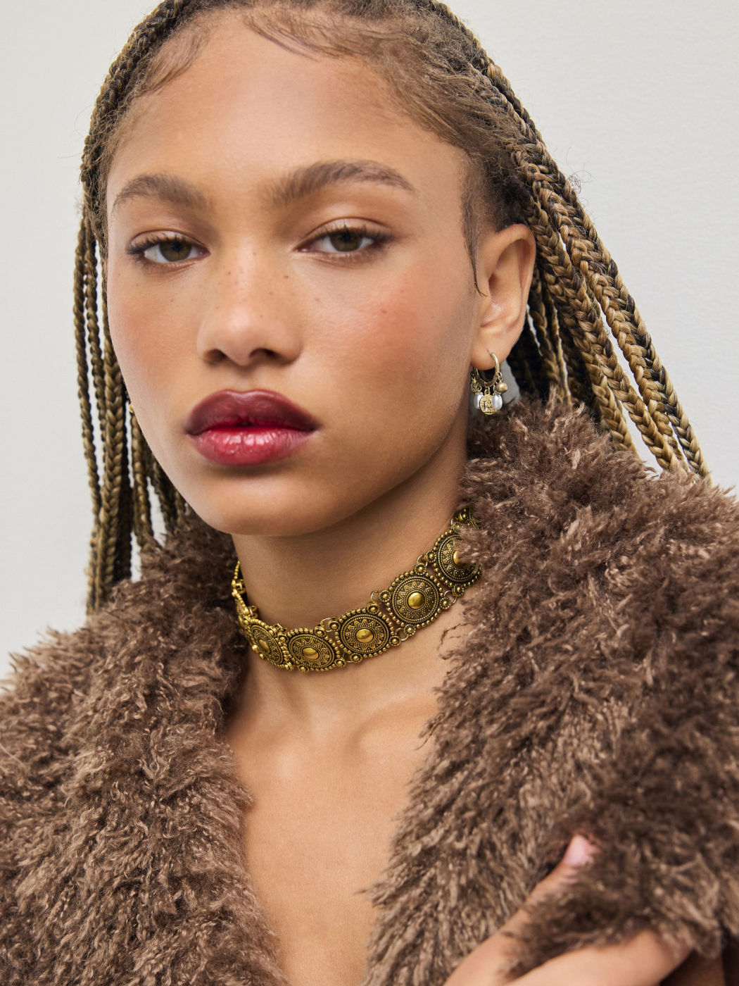 SUN DECOR CHOKER NECKLACE