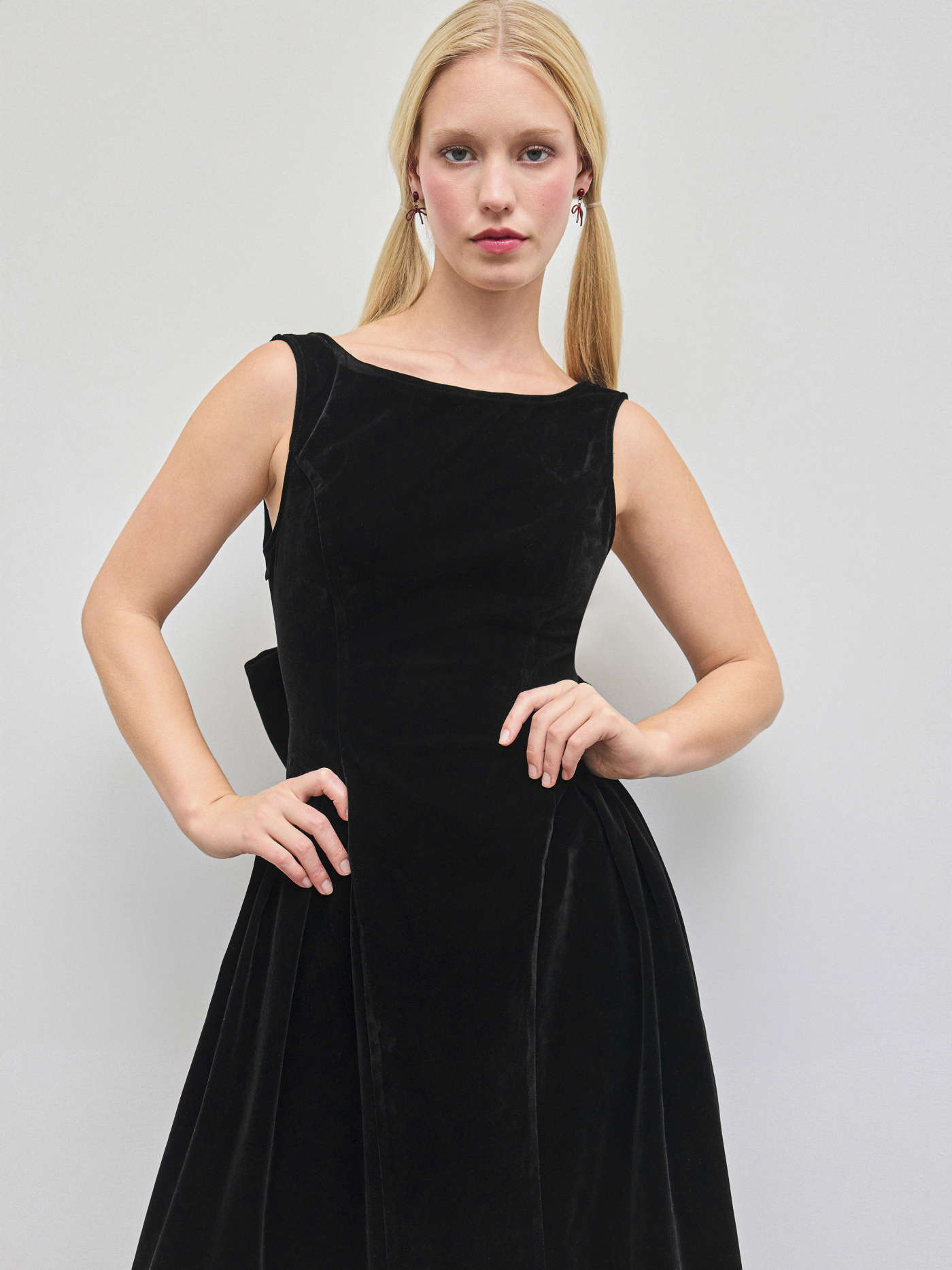 Velvet Boat Neck Bowknot Backless Midi Dress
