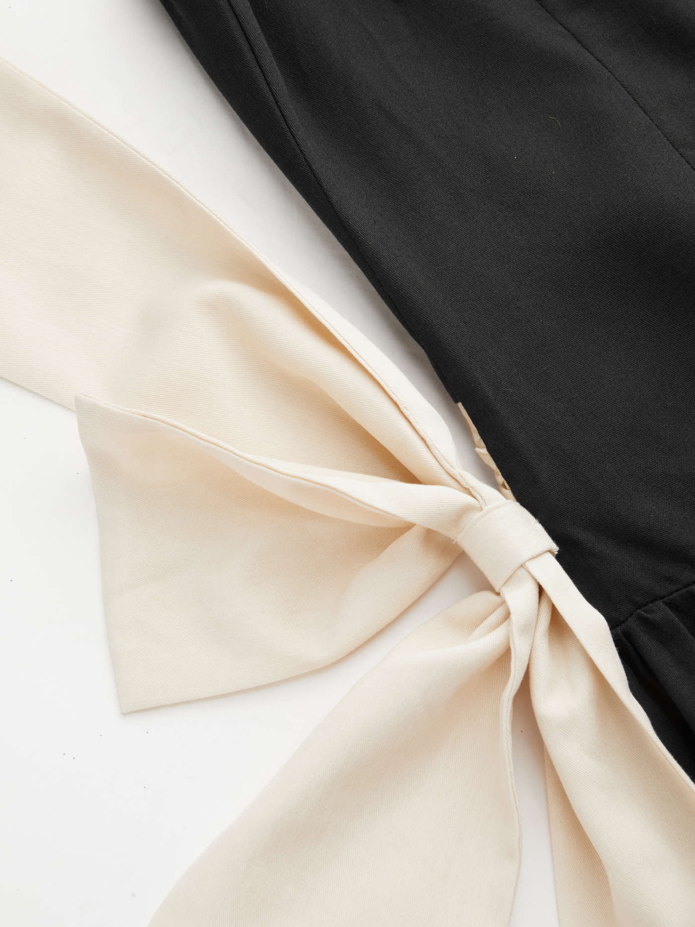 Boat Neck Bowknot Ruffle Hem Mini Dress