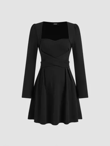 Quadratischer Ausschnitt Rüschen-Minikleid
