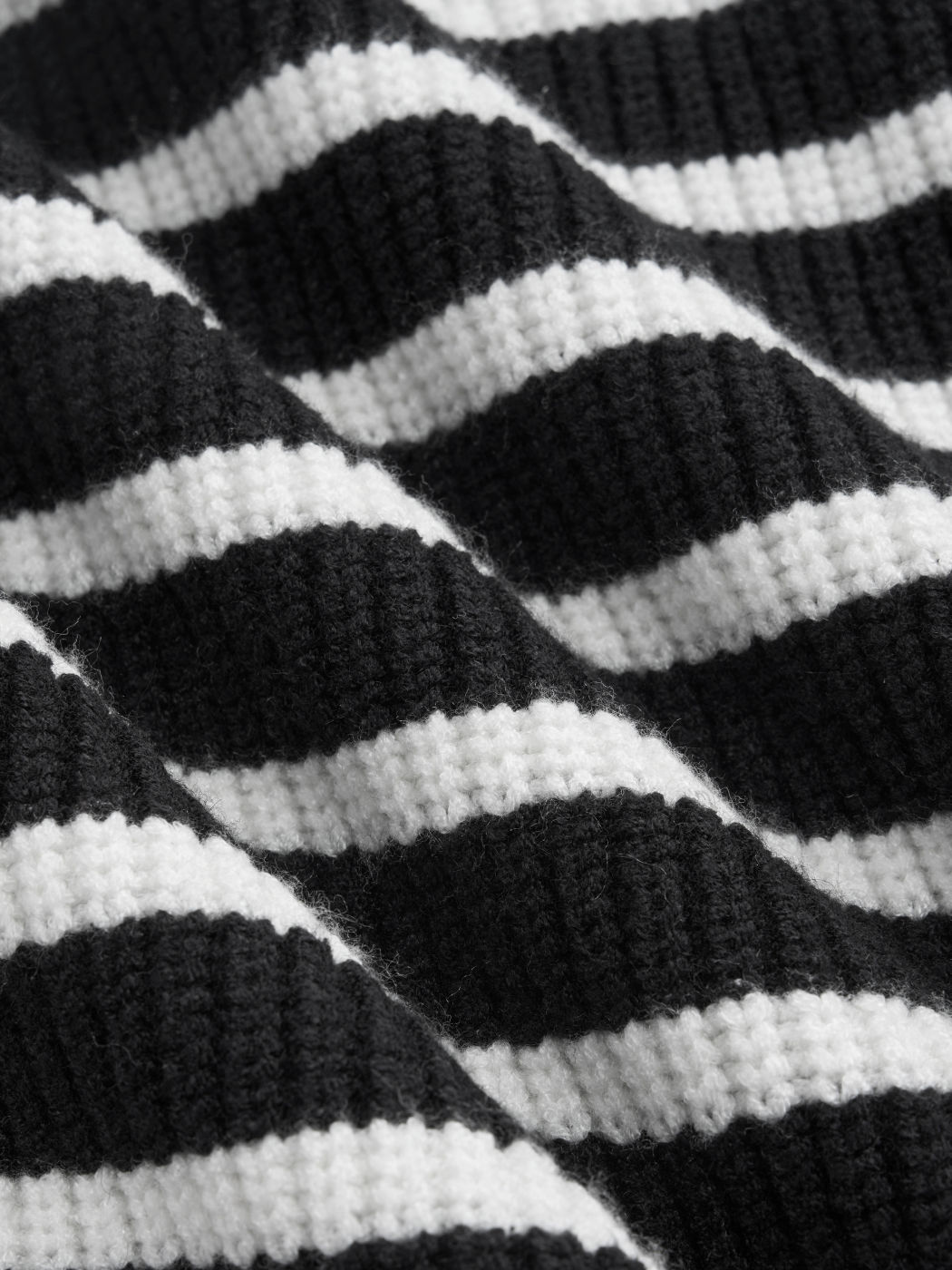 Knit Sweetheart Striped Crop Sweater Curve & Plus