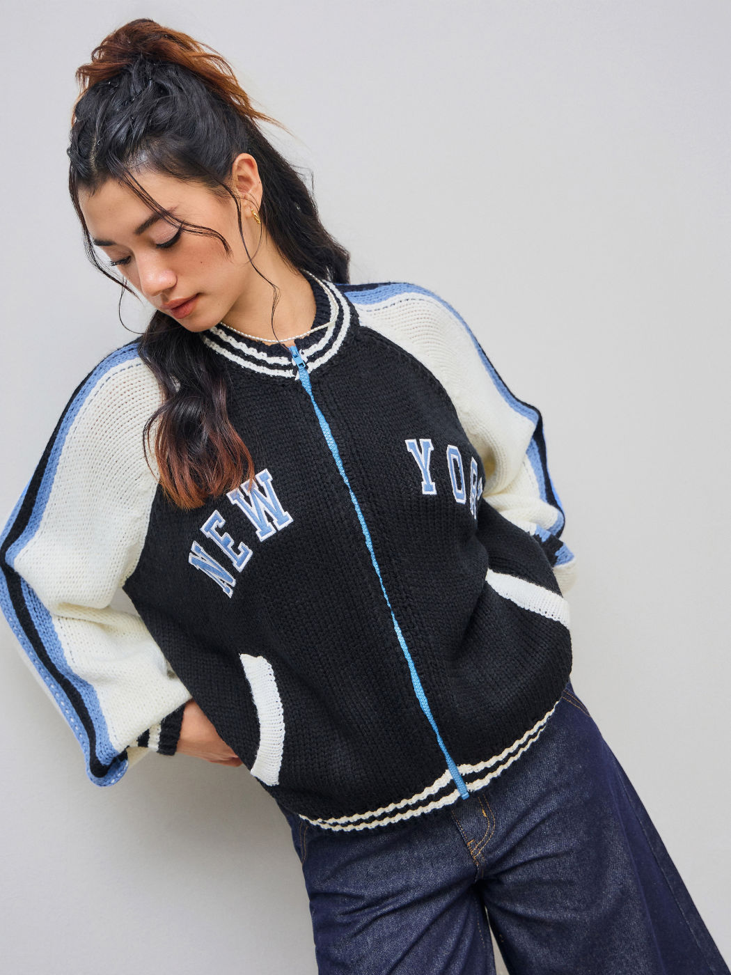Knit New York Round Neckline Stripe Cardigan