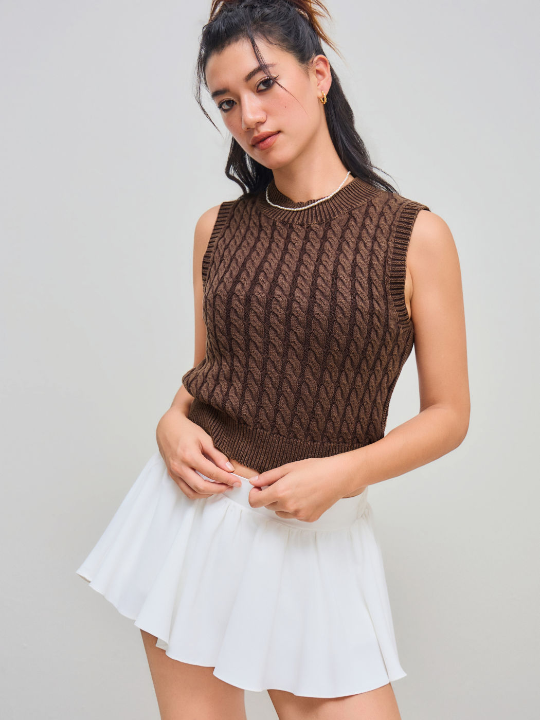 Cable Knit Round Neckline Vest
