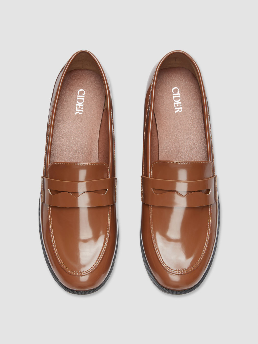 Klassische Loafer aus Kunstleder