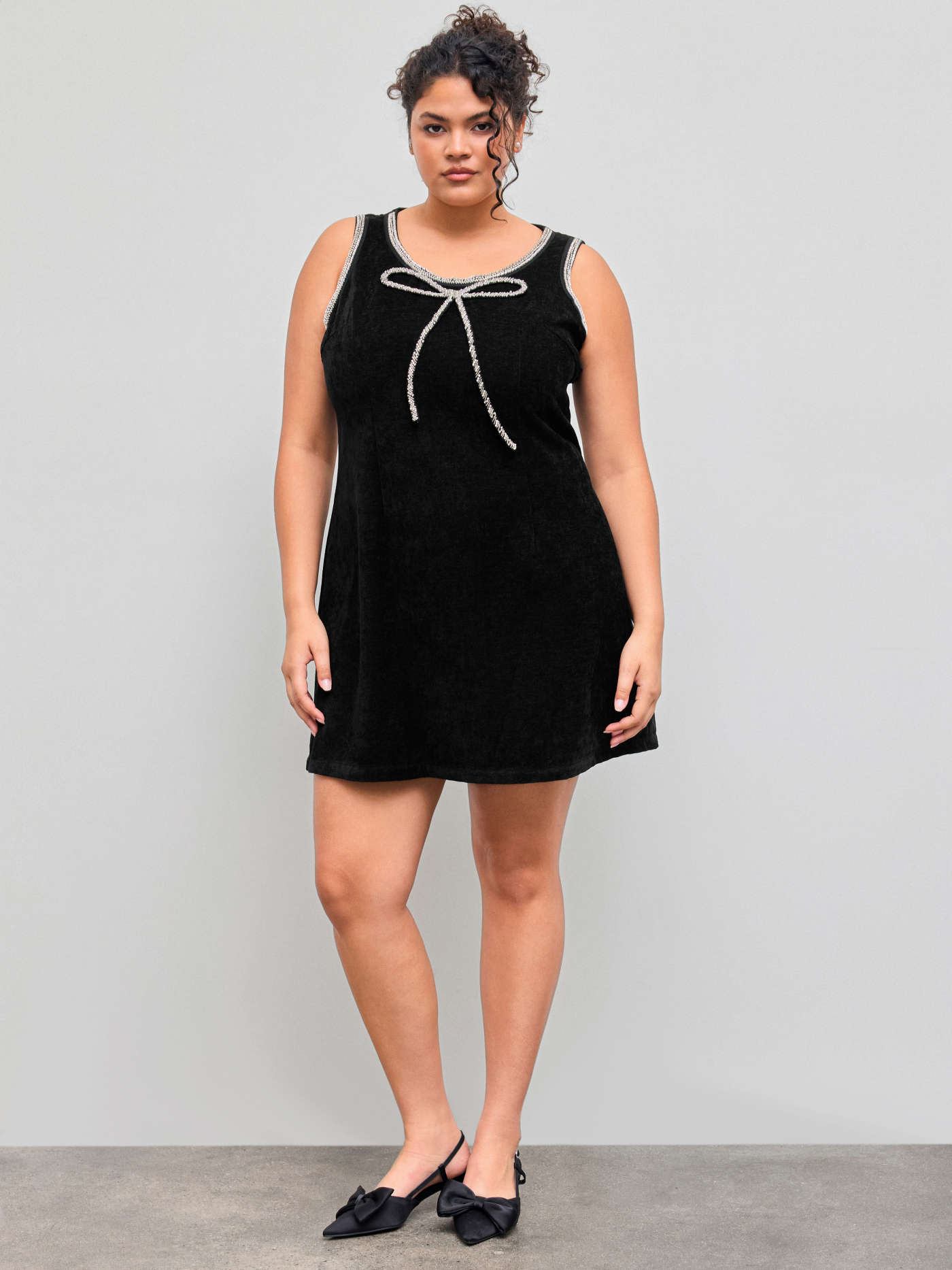 Round Neckline Rhinestone Bowknot Mini Dress Curve & Plus