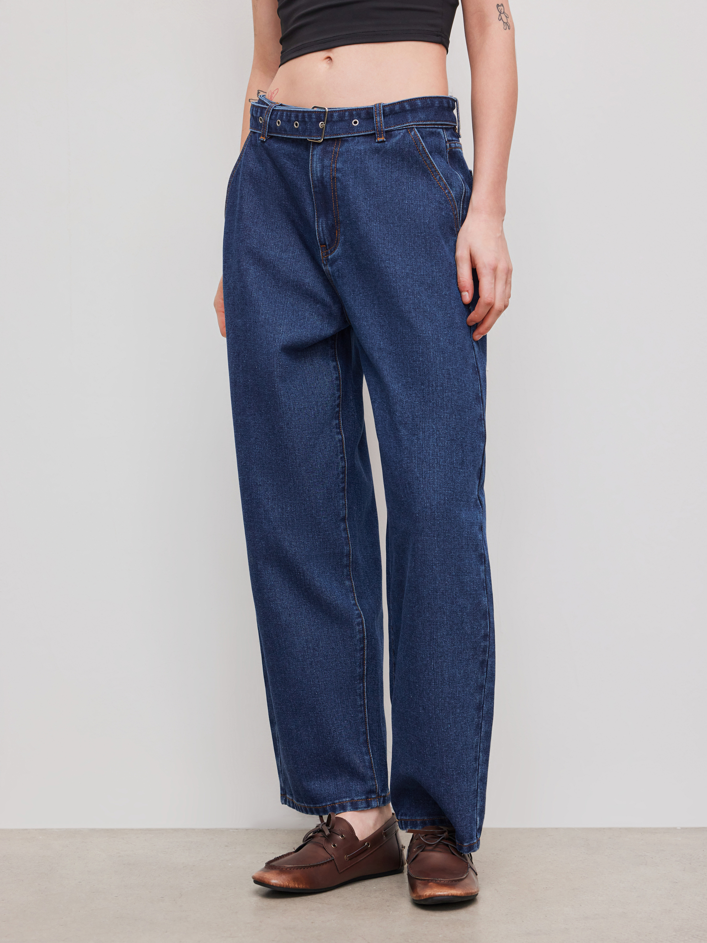 デニム ベルト付きデニム ミッドライズ バレルレッグ ジーンズ