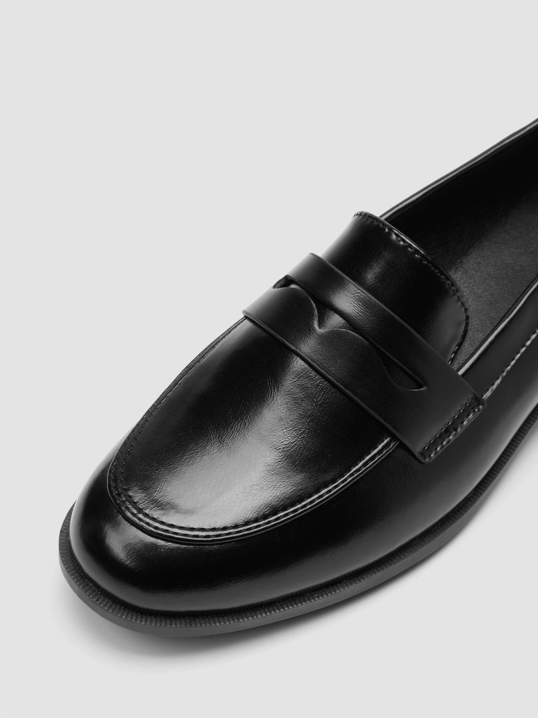 CLASSIC FAUX LEATHER LOAFERS