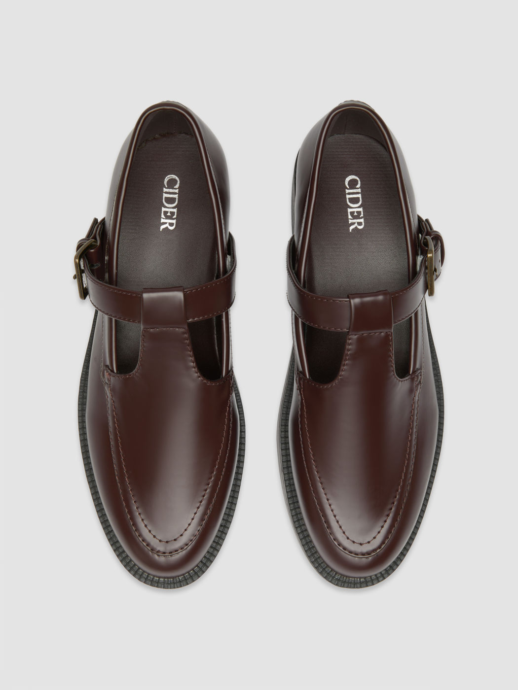 T-Bar Chunky Heel Loafer aus Kunstleder