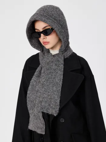 WOOL BEANIE HAT WITH SCARF